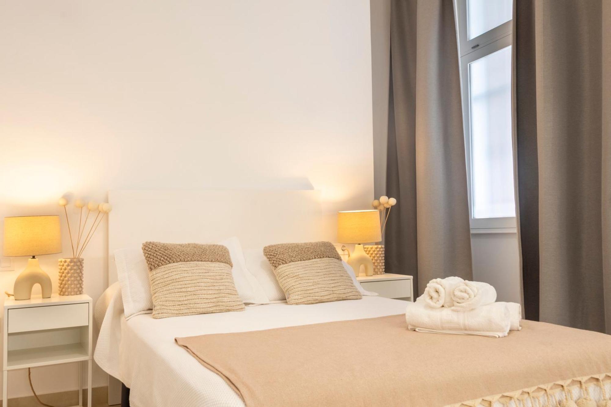 Apartamentos La Tahona Cádiz Exteriör bild