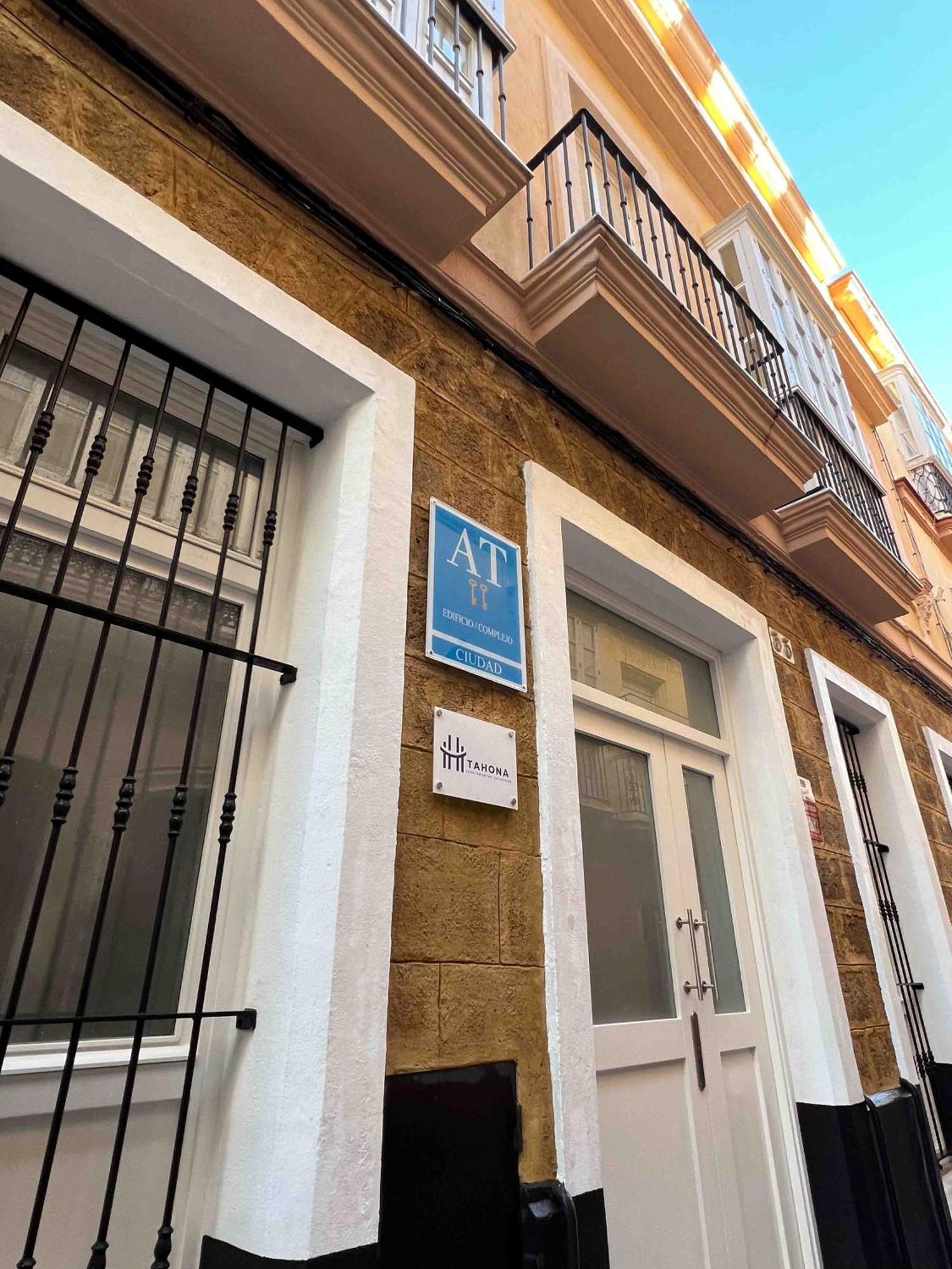 Apartamentos La Tahona Cádiz Exteriör bild